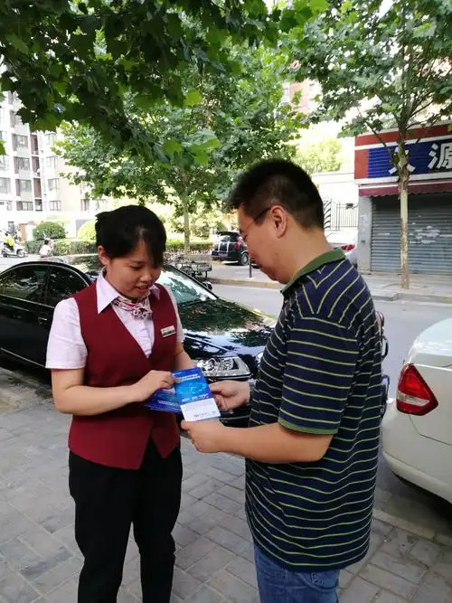 怎么把文件拖到桌面右边